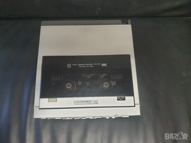 Видео Panasonic nv-100-em VHS Няма кабели. Липса малкото капаче( вижда се на снимките) Не е тествано, снимка 1