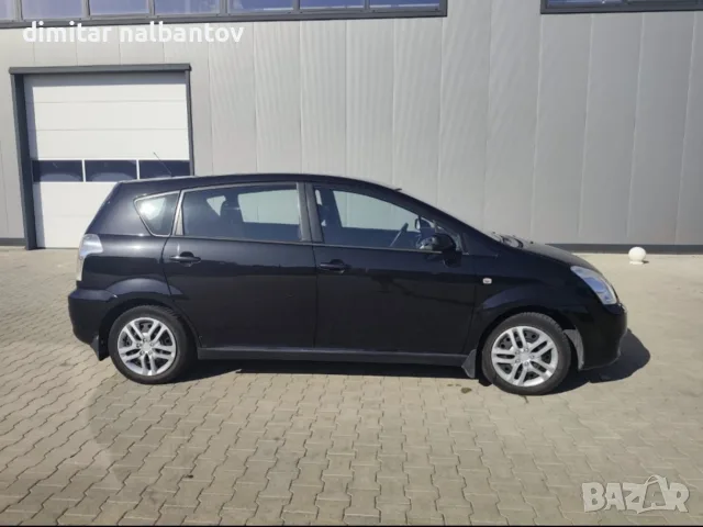 Тойота Корола Версо 1. 8i, 129к.с със газ, снимка 2 - Автомобили и джипове - 56056778