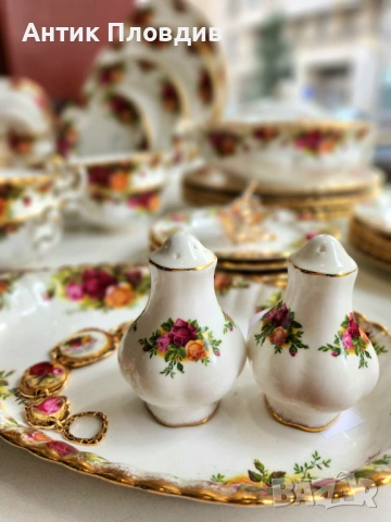 Сервиз за хранене 44 части Royal Albert Old Country Roses, снимка 15 - Сервизи - 53474239