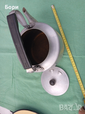 Стар алуминиев чайник, снимка 6 - Аксесоари за кухня - 36143954