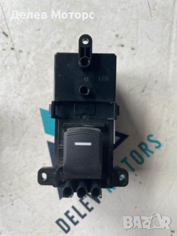 Бутон за задно дясно ел. стъкло M64613 от Honda HR-V (RV) 1.5 eHEV I-MMD Hybrid (RV5) двигател LEC3