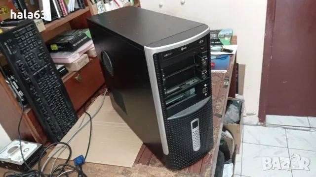 Компютър, Сървър работещ, цял или на части