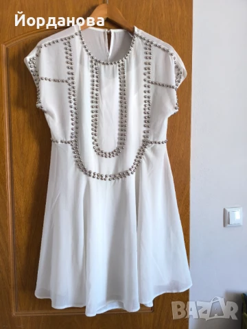 Ефирна рокля с капси