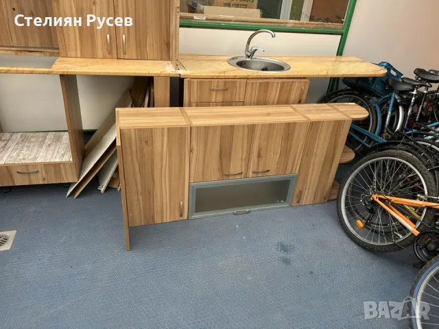 кухни / кухня с горни шкафове и плот -обща цена 420 лв ИЛИ 214 ЕВРО - демонтирана е кадърно , гърбов, снимка 5 - Кухни - 48370548