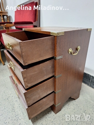 Античен Английски  скрин  с месингов обков  и естествена кожа , снимка 7 - Скринове - 51652781