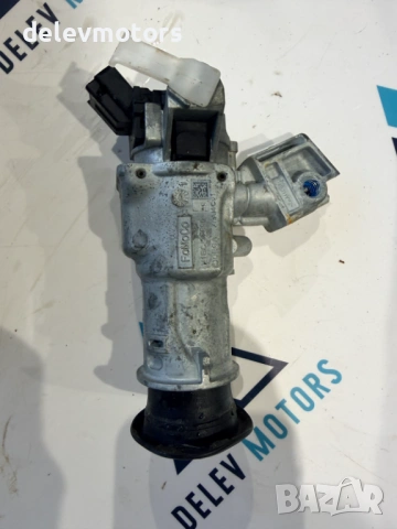 H1BC-3F880 патрон от Ford Fiesta VII 1.1 Ti-VCTi, двигател FSJA, 75 кс., 5 ск., 2023г., 53000 км