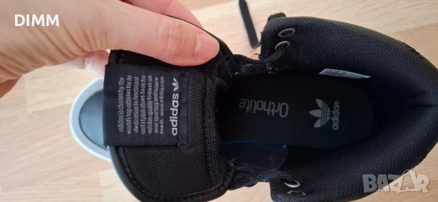 Оригинални спортни боти Адидас 38 номер, снимка 3 - Детски боти и ботуши - 51817909