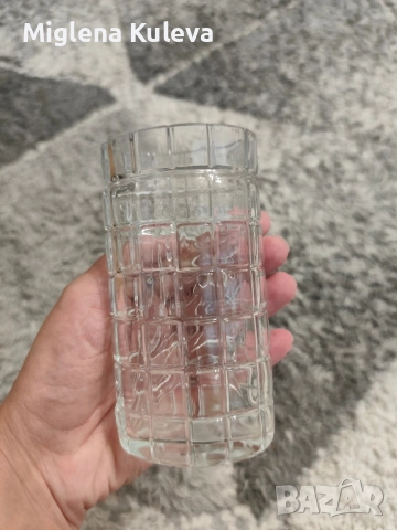 Много красива стъклена малка ваза с цвете. Цена 5 лв., снимка 2 - Вази - 51449451