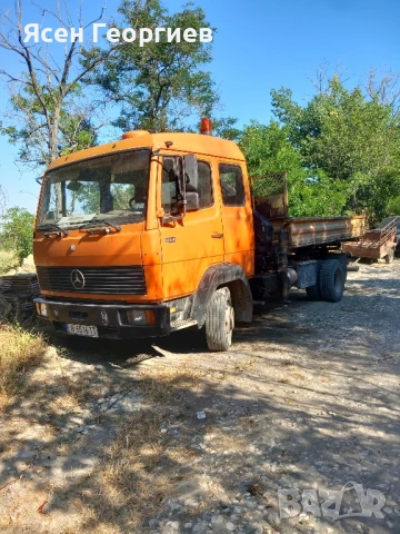 продавам самосвал с кран, снимка 1