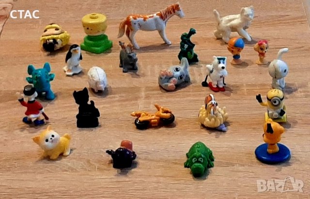 Малки фигурки от шоколадови яйца и войници от 80-90те години,Две малки слончета за здраве и късмет