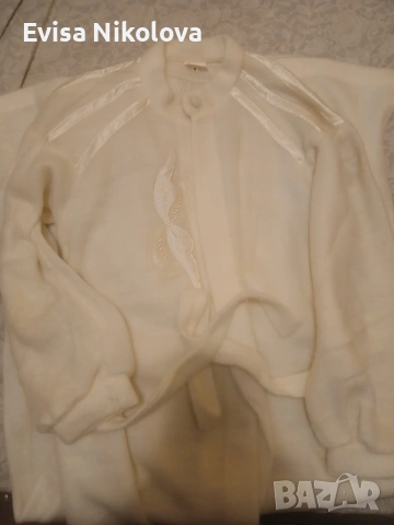 дълго пенуар в бяло