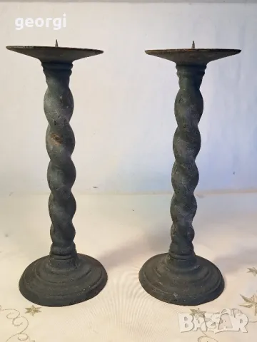 два метални чугунени свещника масив 25/3