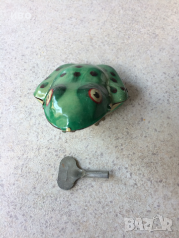 Беларуски игрчки метални с механизъм от соца 70 години - жаба , снимка 2 - Колекции - 44808839
