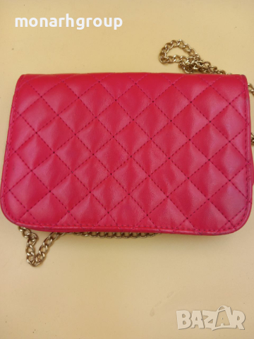 Дамска чанта, снимка 2 - Чанти - 44555478