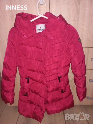 Червено зимно яке, снимка 1 - Детски якета и елеци - 44667383
