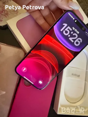 Телефон iPhone 16 