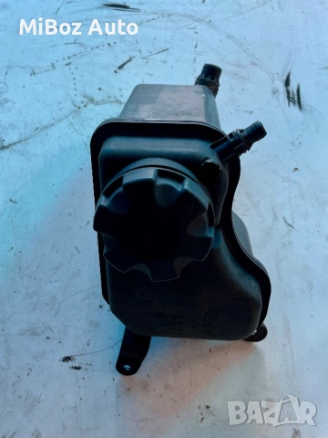 Казанче антифриз БМВ Е90 91 92 BMW, снимка 4 - Части - 50556070