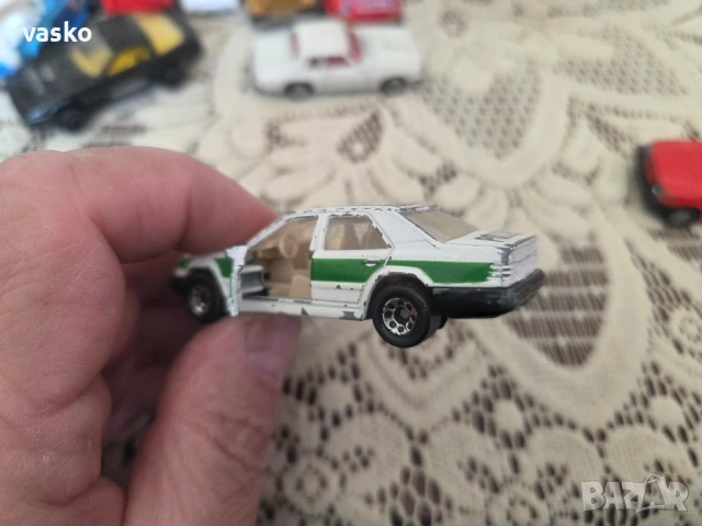 Мачбокс Мерцедес 300Е, снимка 5 - Колекции - 53734760