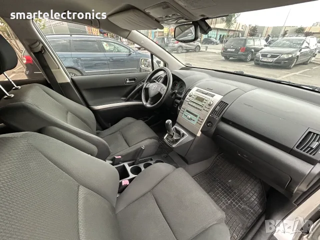 Toyota Corolla Verso 1.8 ГАЗ/Бензин, снимка 6 - Автомобили и джипове - 56108350