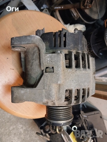 Алтернатор / динамо за Рено Меган 1.9 dci Valeo 8200 054 588, снимка 2 - Части - 53636549