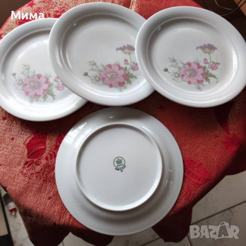 Четири броя порцеланови чинии на Kahla „Made in GDR“, снимка 1 - Чинии - 39978285