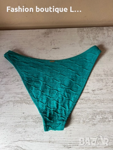 Тюркоазен бански от две части със златни детайли сутиен чашка C и долница М размер 🩱 , снимка 6 - Бански костюми - 52002047