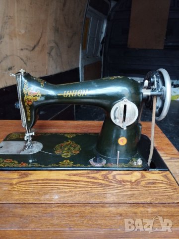 Антика руска крачна шевна машина става за декорация , снимка 1