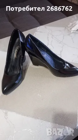 Дамски лачени обувки размер 36, снимка 2 - Дамски боти - 47810238