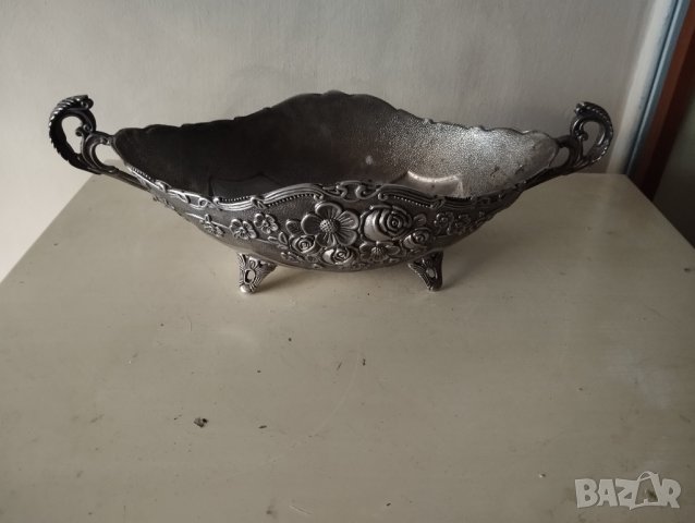 посребрена метална купа в  стил арт деко