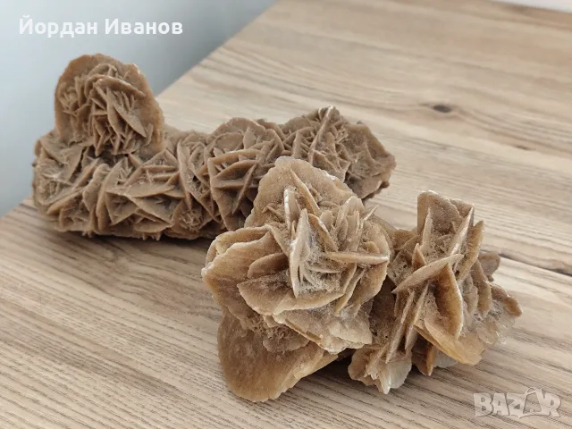 Кристален минерал "Пустинна роза"