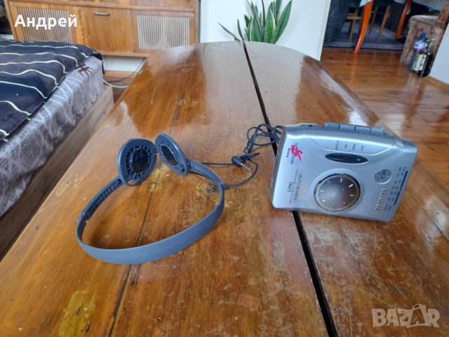 Стар уокмен Аiwa, снимка 2 - Антикварни и старинни предмети - 40521405