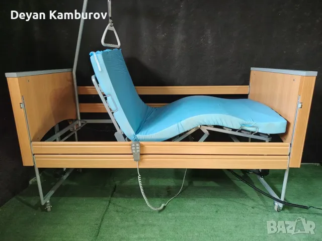 Немско електрическо болнично легло с матрак + стойка + антидекубитален матрак, снимка 13 - Спални и легла - 56221674