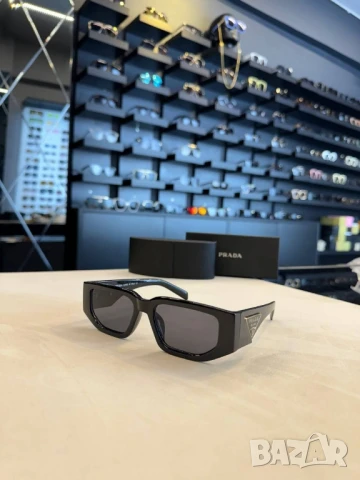 очила с черен обикновен калъф и ув защита prada fendi , снимка 3 - Слънчеви и диоптрични очила - 50751152