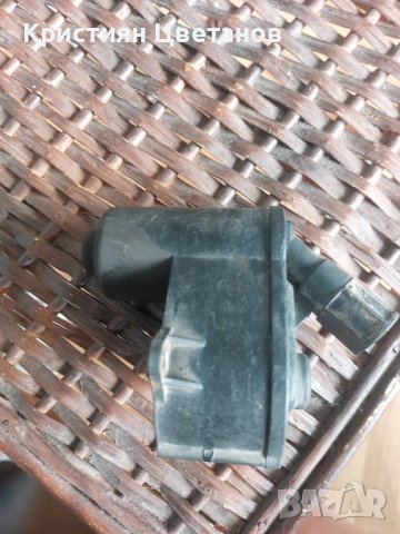 Моторче ел. ръчна спирачка Ауди А6 Ц6 4ф, снимка 2 - Части - 40864499