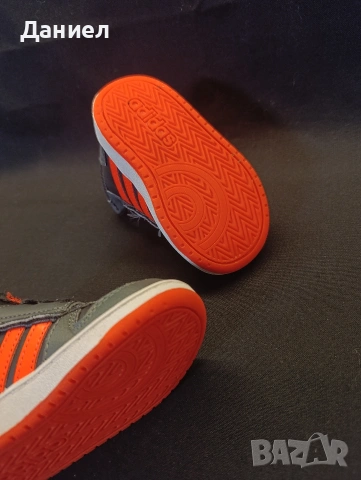 Бебешки маратонки Adidas , снимка 5 - Бебешки обувки - 53387657