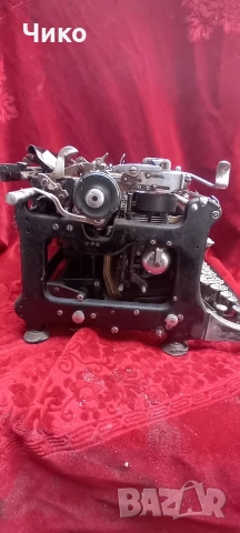 Голяма стара пишеща машина , снимка 12 - Антикварни и старинни предмети - 52576747