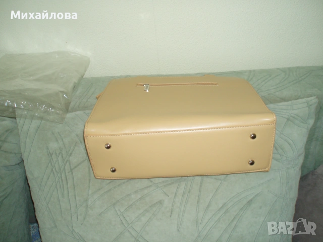 Дамска чанта Doca Красива и удобна!, снимка 6 - Чанти - 53200126