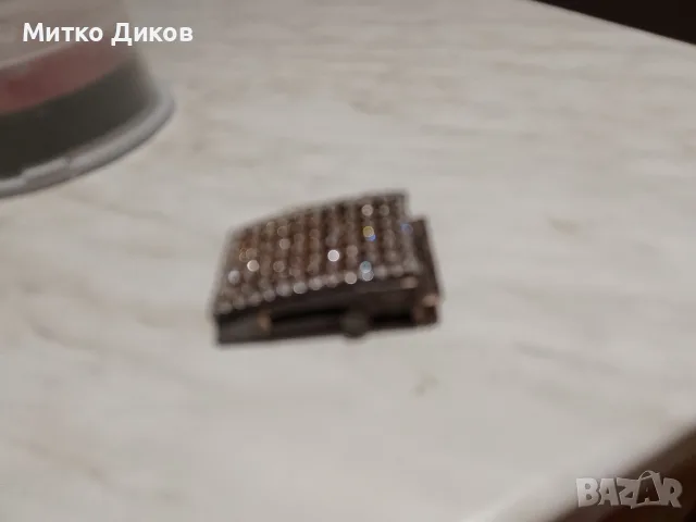 тока с камъчета