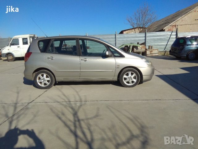 Toyota Corolla verso 2.0D-4D 116кс 2003г   на  ЧАСТИ, снимка 3 - Автомобили и джипове - 35778491