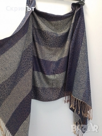 Шал 100% Кашмир, Отличен/Нов, снимка 4 - Шалове - 52282373