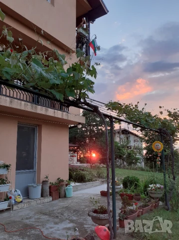Продавам кьща на три етажа и 5 минути от плажа, снимка 3 - Къщи - 50999913