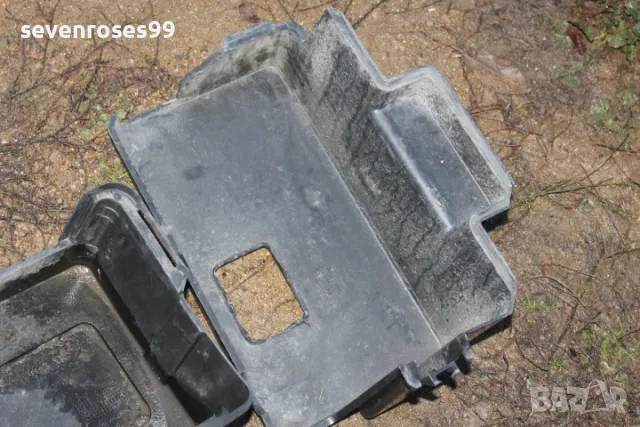 Кутия Акумулатор стойка Форд Фокус 1 2002 Ford Focus 1 , снимка 4 - Части - 48315495