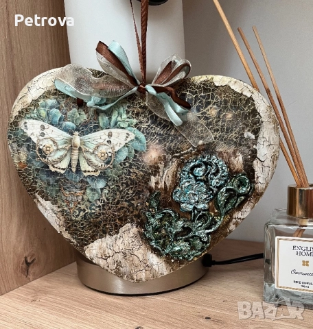 Дървен орнамент “Сърце”,декупаж
