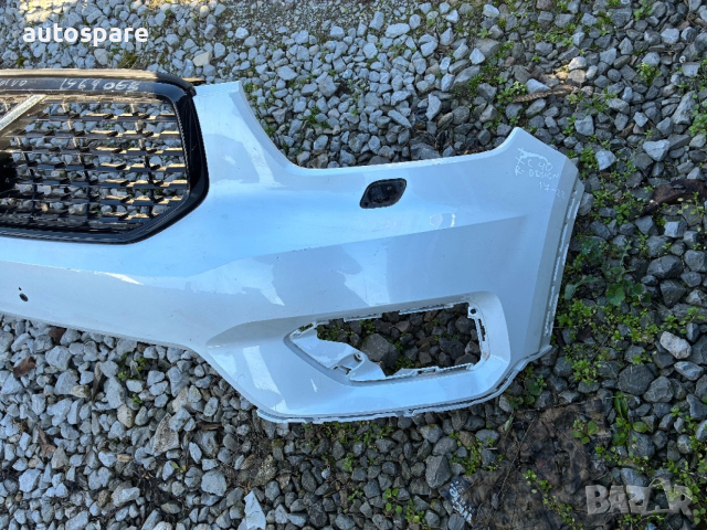 Предна броня с решетка Volvo XC40. Волво ХС 40. 17-23г. Оригинална. , снимка 2 - Части - 53260305