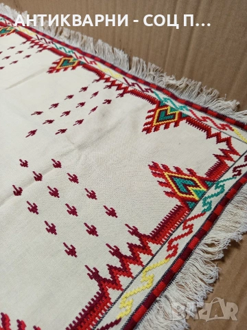 Соц Старо Ръчно Бродирано Каре Покривка Номер 276., снимка 3 - Антикварни и старинни предмети - 53057333