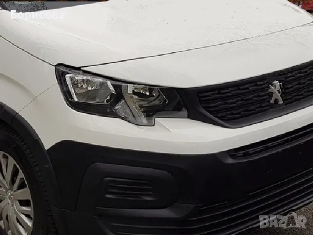 2020 Пежо рифтер десен фар. 2020 Peugeot Rifter 