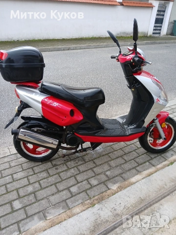китайски скутер Junway YY50QT-28, снимка 3 - Мотоциклети и мототехника - 53438642