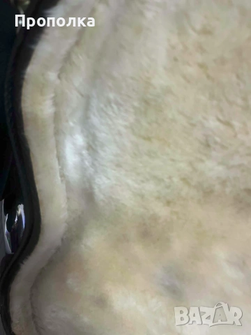 Стабилен Кожен Черен Куфар за китара Gibson USA, снимка 9 - Китари - 53865193