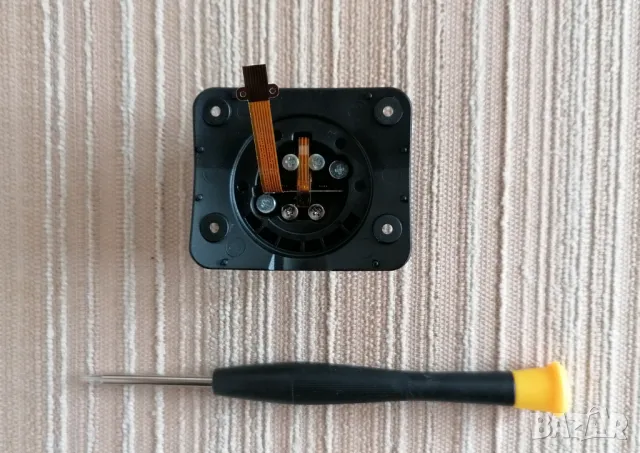 Оригинално метално краче-обувка Hot Shoe за светкавица Godox TT685II, V860III, V1, V1 Pro, снимка 2 - Светкавици, студийно осветление - 47380201