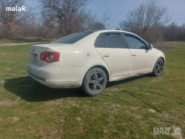 Джета 2,5 бензин с газ, снимка 3 - Автомобили и джипове - 53873772